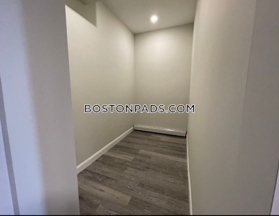 Revere Renovated 2bed, 1 bath available now on Beach St in Revere - $2,750