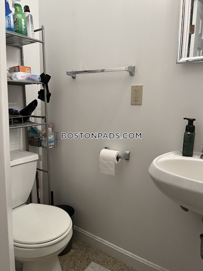 Brookline Best Deal Alert! Spacious Studio 1 Bath apartment in Beacon St  Boston University - $2,095