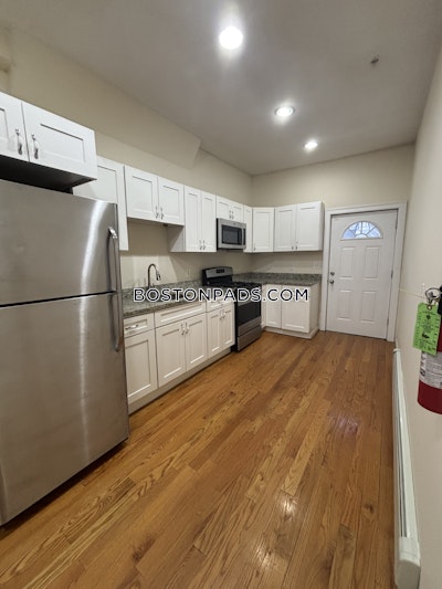 East Boston Renovated 2 Bed 1 bath available 9/1 on Chelsea St in East Boston! Boston - $3,000 50% Fee