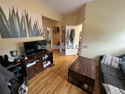 Somerville Apartment for rent 2 Bedrooms 1 Bath  West Somerville/ Teele Square - $2,975