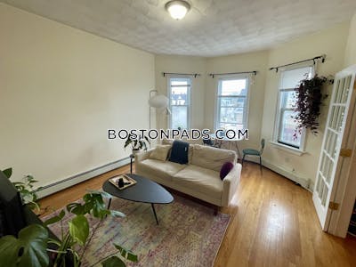 Brighton 3 bedroom 1 baths in BOSTON Boston - $3,500 50% Fee