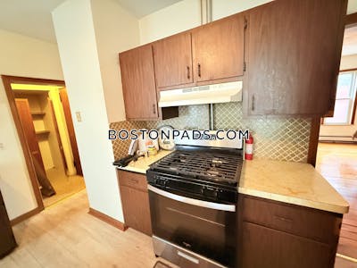 Everett Apartment for rent 3 Bedrooms 1 Bath - $3,300 No Fee