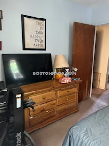 Newton Apartment for rent 2 Bedrooms 1 Bath  Chestnut Hill - $2,595