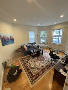 Cambridge 3 Bed, 1.5 Bath Unit Central Square/cambridgeport - $3,900