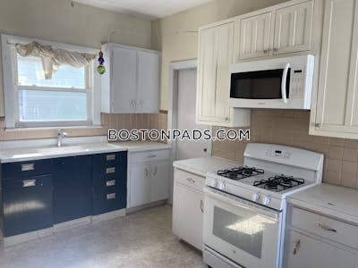 Somerville 4 Beds 1 Bath  West Somerville/ Teele Square - $3,800