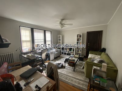 Somerville Apartment for rent 1 Bedroom 1 Bath  Tufts - $2,750