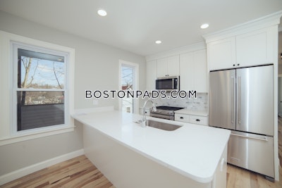 Brookline 3 Beds 1.5 Baths  Chestnut Hill - $4,400 No Fee