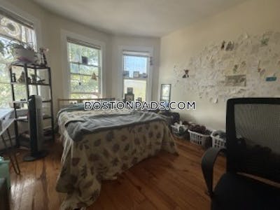 Cambridge Apartment for rent 3 Bedrooms 1 Bath  Central Square/cambridgeport - $4,100 No Fee