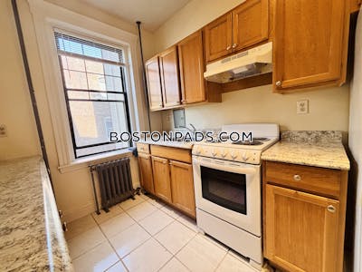 Brighton 3 Beds 1 Bath Boston - $3,300 No Fee