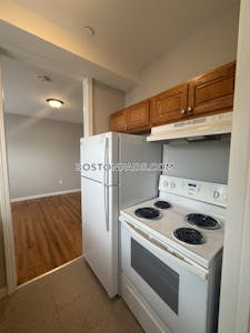 Lynn 1 bedroom 1 baths in LYNN - $1,750 No Fee