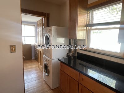 Arlington 2 bedroom 2 baths in ARLINGTON - $3,300 No Fee