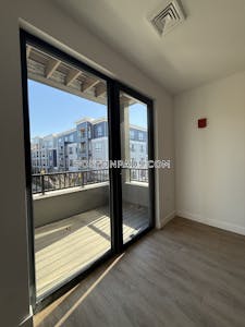 West Roxbury 1 bedroom 1 baths in BOSTON Boston - $2,950 No Fee